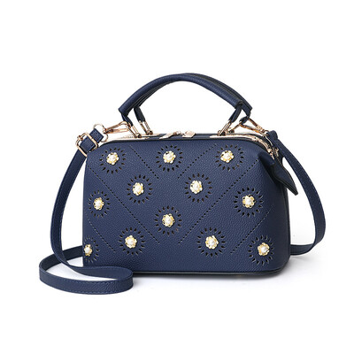 

Female bag 2019 new bag hollow female Korean fashion casual handbags Messenger shoulder bag