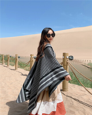 

2019 cross-border explosion models cashmere split scarf fashion border stripe increase ladies air conditioning shawl cloak