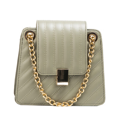 

2019 personality new rivet Korean fashion small square bag Messenger bag