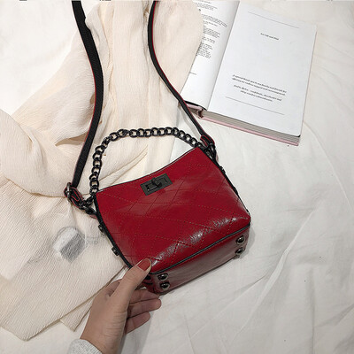 

Senior sense bag female 2019 new wave Korean version of fashion casual wild single shoulder slung rhombic chain bucket bag