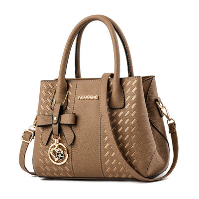 

Ladies bag 2019 spring new cool Korean version of the handbag female big bag shoulder bag Messenger bag