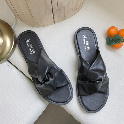 

Slipper women wear stylish Joker net red summer new ins flat-bottomed non-slip beach slippers