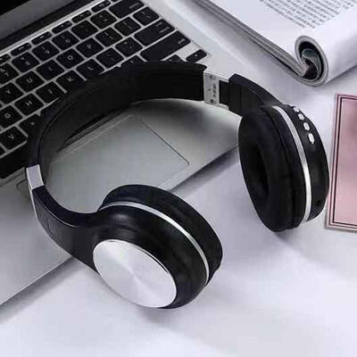 

Ergonomic Bluetooth Over Ear Wireless Headsets Subwoofer Walking Earphones Support TF Card