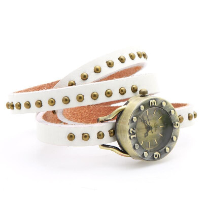 

Womens Vintage Rivets Bracelet Wrist Watch