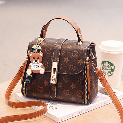 

2019 spring new womens bag small square bag handbag Korean version of the shoulder bag cool tide Messenger bag