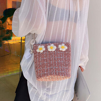 

Net red flowers woolen bucket bag handbag 2019 new wild air shoulder bag ins fashion Messenger bag