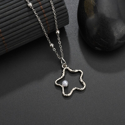 

Alloy Necklace Creative Design Simple Female Hollow Five-pointed Star 8 Pendant Necklace Beautiful Romantic Wedding Party