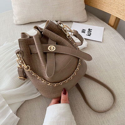 

Retro small bag women 2019 new womens bag crocodile pattern bucket bag Messenger bag chain handbag tide