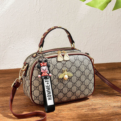 

On the new female bag tide Korean version fashion lady simple single shoulder oblique satchel handbag