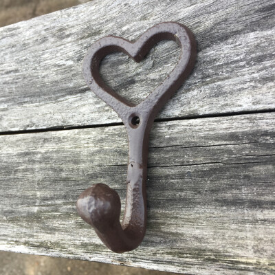 

5PCS Heart Shaped Antique Style Cast Iron Brown Hook Hanger Holder Home Decor