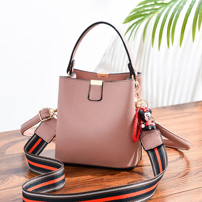 

On the new wave of women in summer Joker ins fashion ladies shoulder slung bucket bag in summer