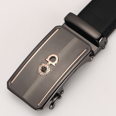 

Explosion models mens belt letter double V plate buckle belt female Korean version of the casual smooth buckle belt