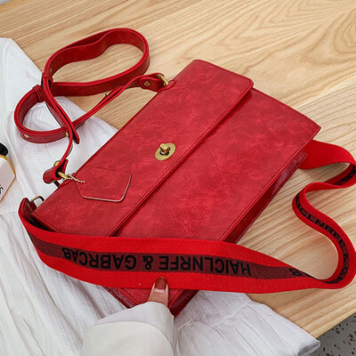 

Hong Kong Wind Retro Pocket Womens 2019 New Qiuhan Single Shoulder Oblique Pants University Bag