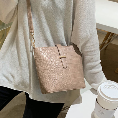 

New small bag high-grade Messenger bag female wild ins super fire handbag new 2019 tide shoulder bucket bag