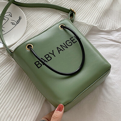 

Womens 2019 spring&summer new Chaohan version of the texture fashion 100 handheld single shoulder oblique span bag locomotive