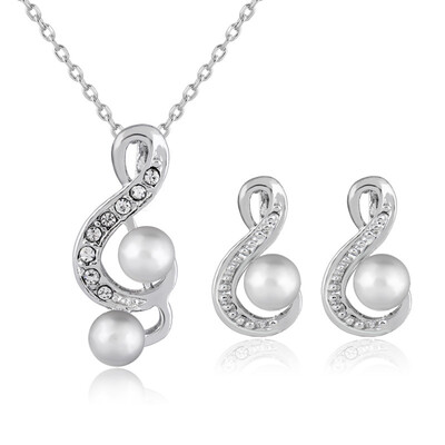 

Set Alloy Silver Musical Clef Note Crystal Pendant Ear Studs Fashion Design