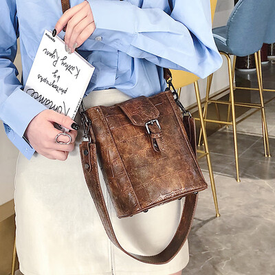 

Bags handbags 2019 new Korean fashion wild large capacity crocodile pattern shoulder Messenger bag steamer bag