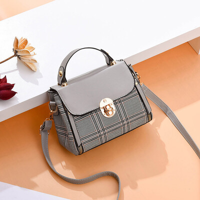 

Small bag female 2019 spring&summer new cool womens bag Korean version of the fresh fashion single shoulder Messenger bag