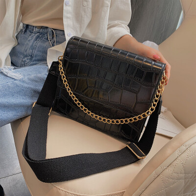 

Womens bag new European&American fashion fashion crocodile pattern chain small square bag wild broadband diagonal s