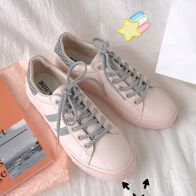 

Small white shoes girl 2019 new summer network celebrity board shoes popular style 100 foundation flat bottom Hong Kong style stud