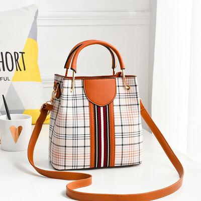 

In summer the new lady Korean version of the single shoulder slant bag fashion 100 lap handbag bucket bag
