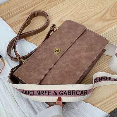 

Hong Kong Wind Retro Pocket Womens 2019 New Qiuhan Single Shoulder Oblique Pants University Bag