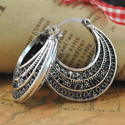 

Hollow Vintage Antique Gold Color Earings Fashion Jewelry Pendientes Mujer Cute Love Dangle Earrings Moon Women Gift Dropship