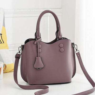 

2019 new elegant fashion trend handbag rivet fashion handbags Europe&the United States big bag shoulder bag
