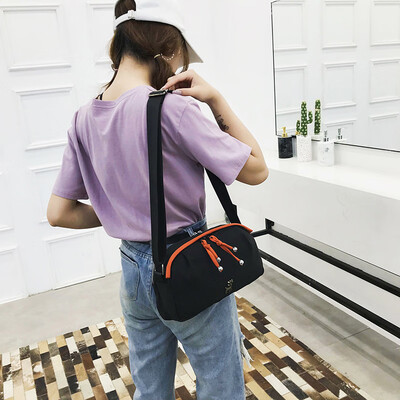 

One-shoulder Chao Canvas Postman Bag for Literature&Art