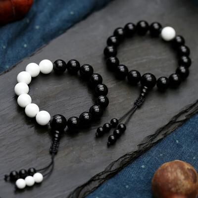 

FW Black&white two-color men&women fashion exquisite bracelet to send friends gifts