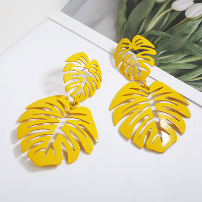 

Women Hollow Out Leaf Shape Exquisite All-match Casual Concise Dangle Earrings