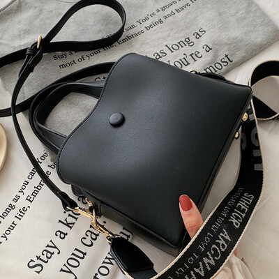 

Broadband small bag 2019 new Korean version simple handbag fashion 100 lap slant bucket bag