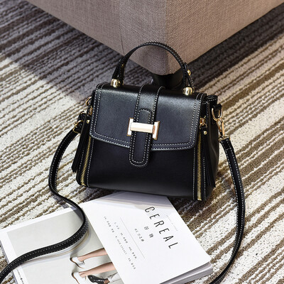 

In autumn Shangxin 2018 Chaohuan version of ladieshandbag is simple 100-fold one-shoulder inclined bag