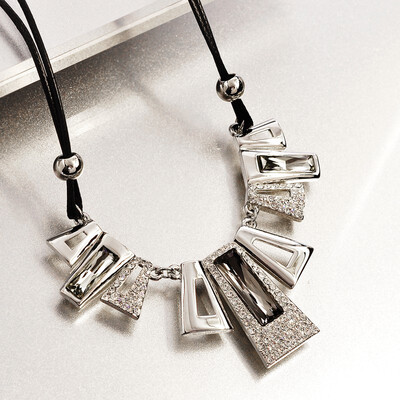 

Atmospheric wild pendant exaggerated short personality clavicle chain