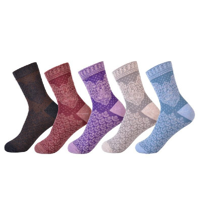 

5 Pairs of Patterns Vintage Casual Cotton Socks Middle Tube Breathable Socks for Women One Size