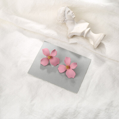 

2019 new brand design fashion spray paint flower earrings asymmetric for women
