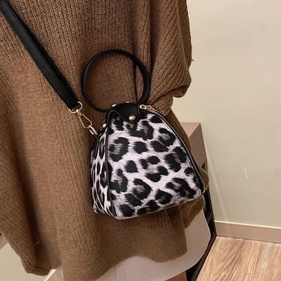 

Advanced sense bag foreign gas handbag female bag new 2019 Korean version of the Messenger bag female wild ins mini bag