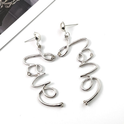 

Fashion Simple And Exquisite Street Beat Earrings-English Alphabet Love Earrings