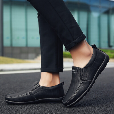 

New mens shoes fashion casual shoes leather driving shoes breathable peas shoes Korean lazy shoes wear outdoor shoes