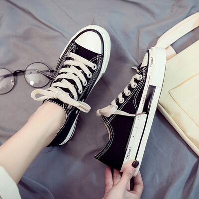 

In spring 2019 the new small black canvas shoes female shoes Korean cloth shoes hundred cloth shoes street photos insboard s