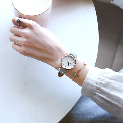 

Light luxury French niche watch female vibrating network red fashion trend simple temperament ladies female watch student ins wind
