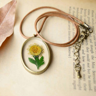 

Female Pressed Dried Real Sunflowers Green Leaves Round Shape Pendant Resin Necklace for Daily