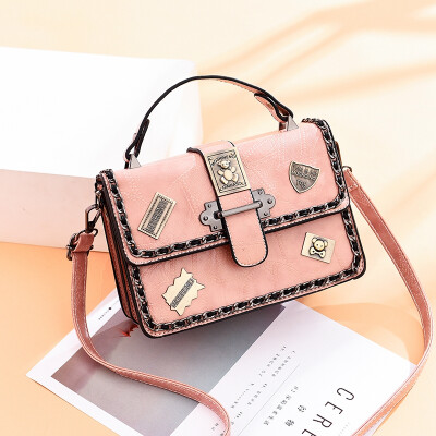 

In summer the fashion personality handbag in the Korean version of the new womens fashion handbag is slanted with one shoulder a