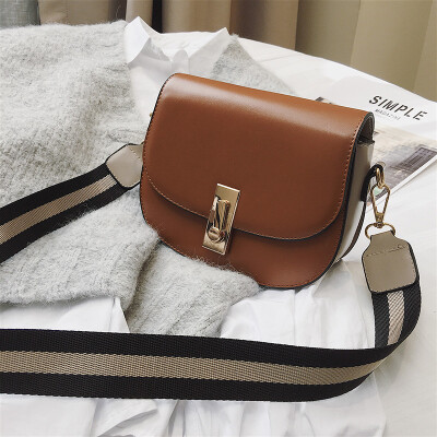 

Hong Kong-style simple saddle bag womens 2019 new style Korean small-band red-girl wide-band single-shoulder oblique bag