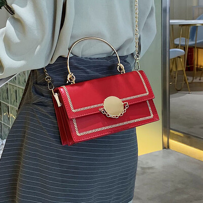 

New small bag female 2019 new Korean version of the embroidery line hand bag shoulder bag fashion texture chain slung small square bag