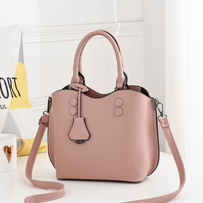 

2019 new elegant fashion trend handbag rivet fashion handbags Europe&the United States big bag shoulder bag