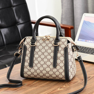 

Big Bag Female Tide Large Volume Korean Version Fashion Atmospheric Single Shoulder Hundred Handbags