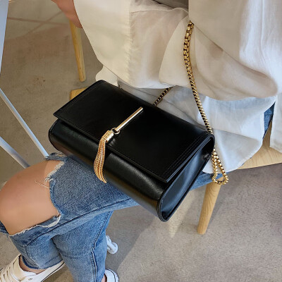 

Senior sense bag foreign female 2019 new port wind small square bag simple fashion chic chain shoulder diagonal package