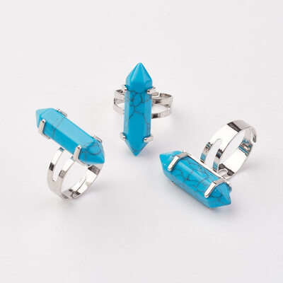 

Synthetic Turquoise Finger Rings with Iron Ring Finding Platinum Bullet Size 8 18mm