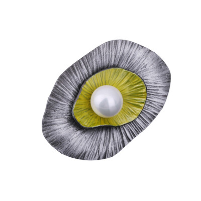 

Vintage Safety Pin Brooches for Women Latest Design Leaf Shape Simulated Pearl Brooch Pendant Alloy Jewelry Wholesale